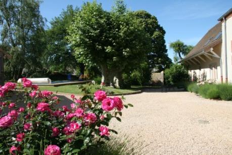 La Fontenelle - Lovely Holiday House With Swimming Pool Cuisery Eksteriør bilde